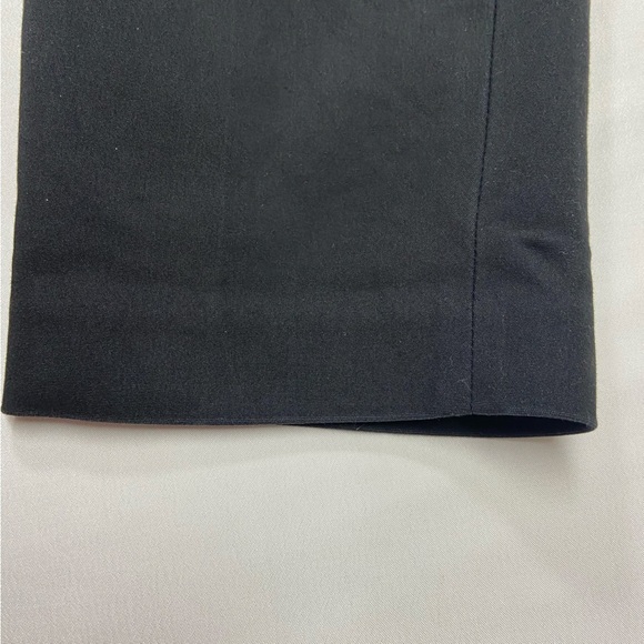 Limitless Slim Ankle Curvy Pant - Picture 3 of 9